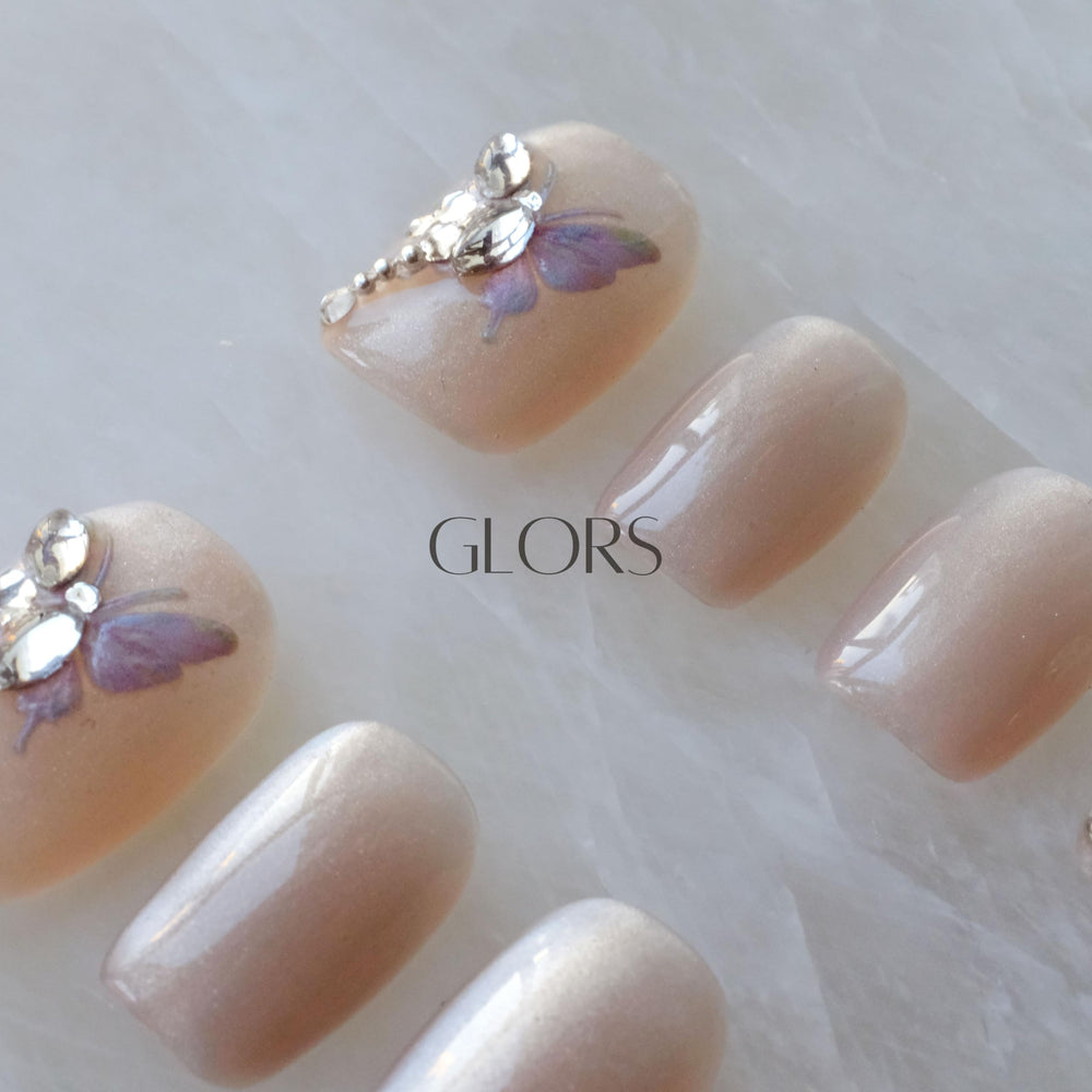 GLORS jelly adhesive tabs included for easy, cleanup-free application