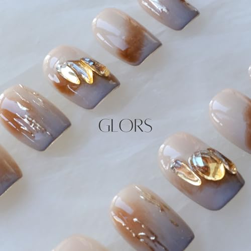 GLORS Mist Forest nails highlight versatile styling for outfits and events