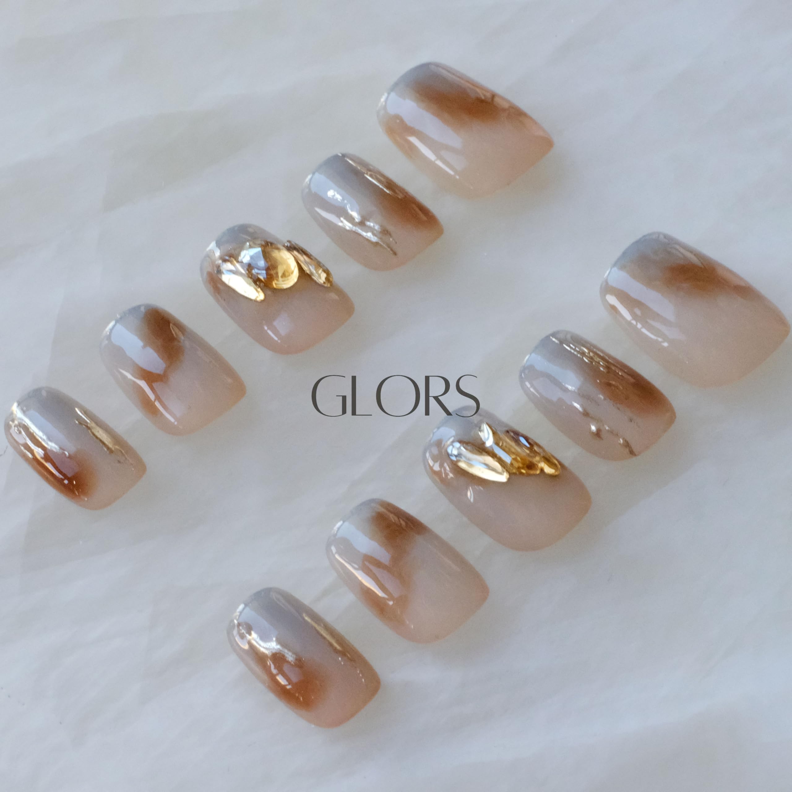 GLORS Mist Forest nails stay comfortable for long wear