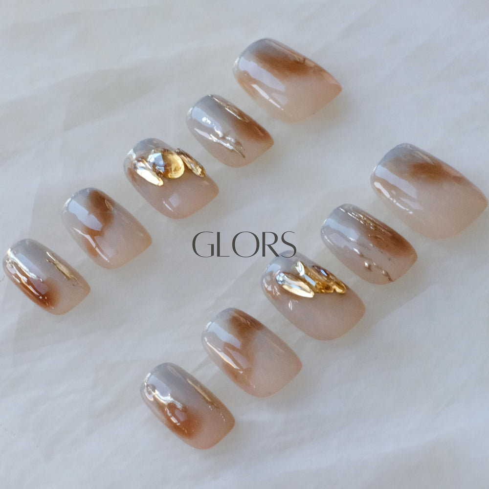GLORS Mist Forest nails stay comfortable for long wear