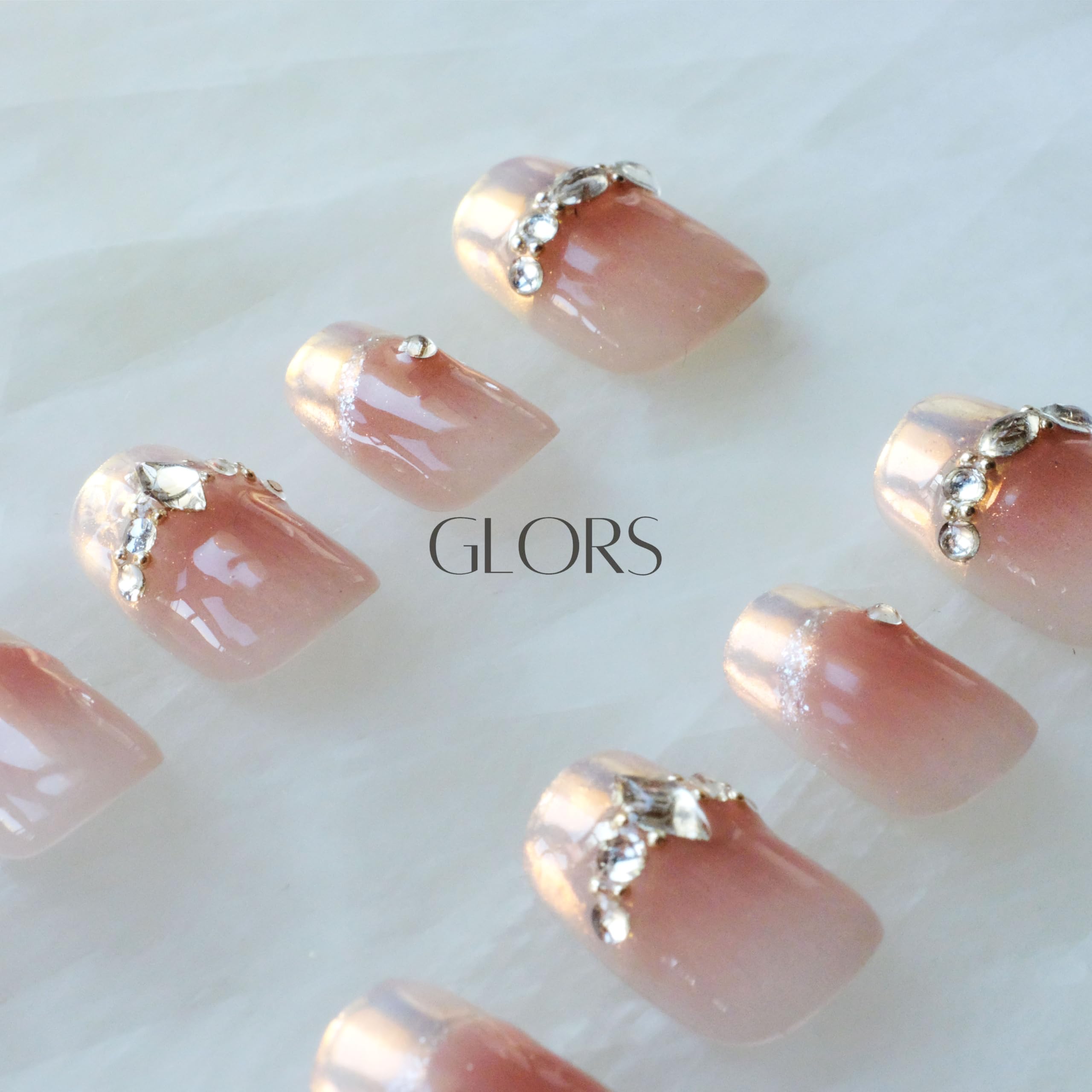GLORS durable wear for long-lasting chic look