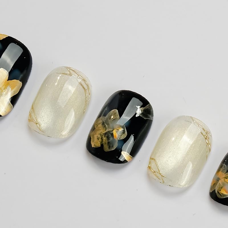 GLORS short square nails provide quick, comfortable application.