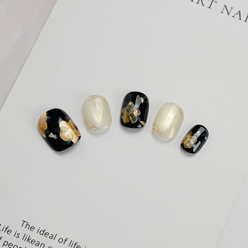 GLORS salon-quality false nails offer durable wear for special occasions.