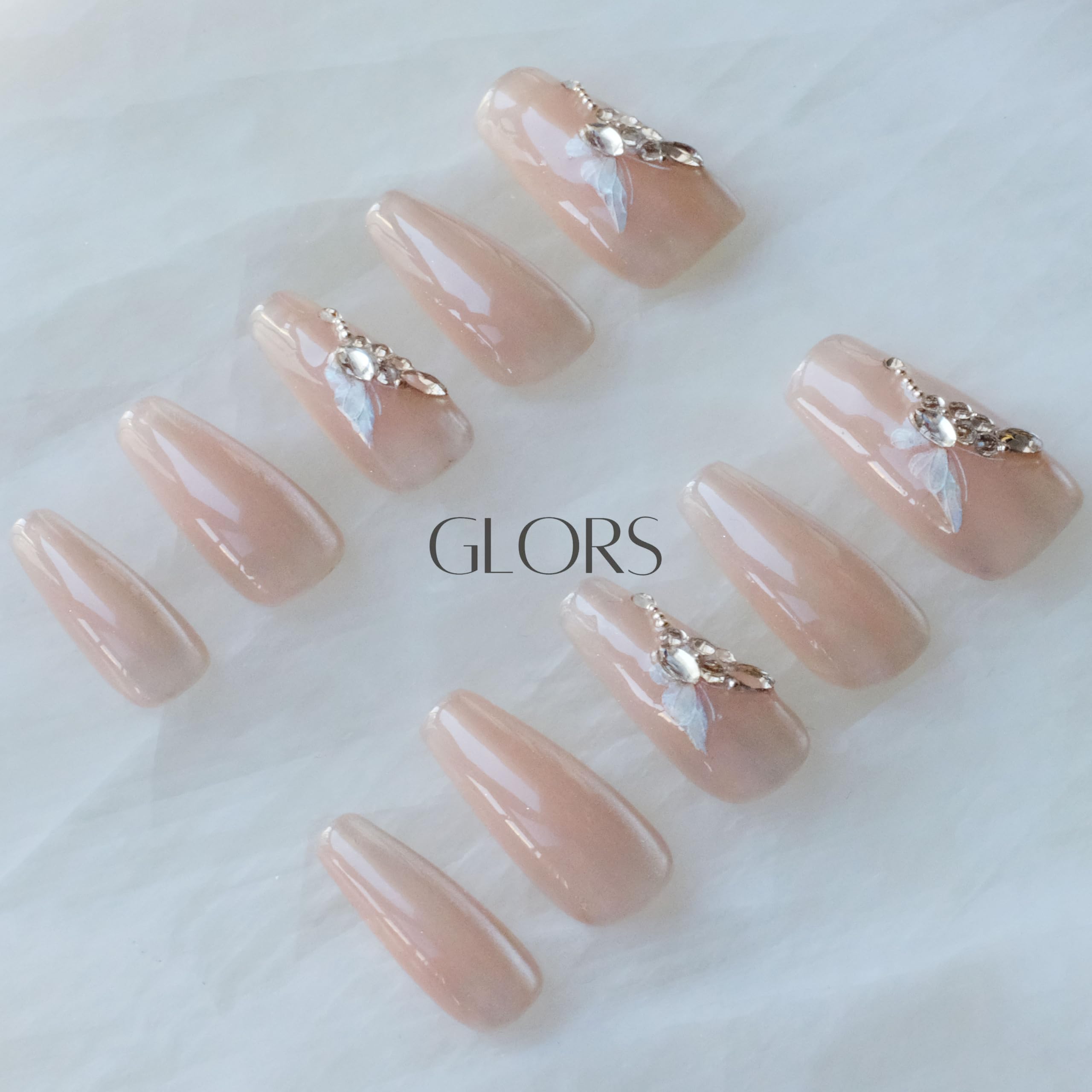 GLORS protective clear case keeps nails safe during transport.
