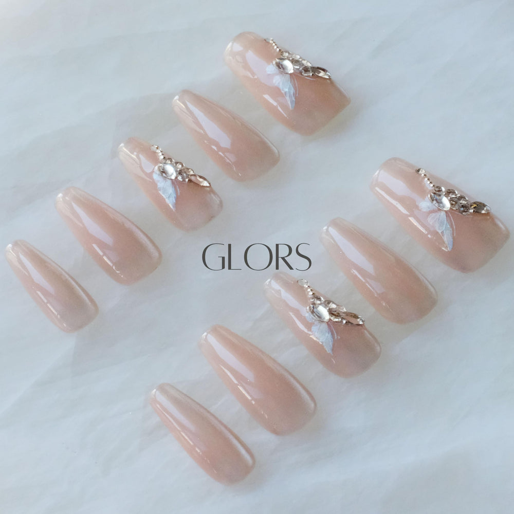 GLORS protective clear case keeps nails safe during transport.