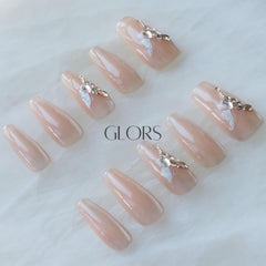 GLORS protective clear case keeps nails safe during transport.