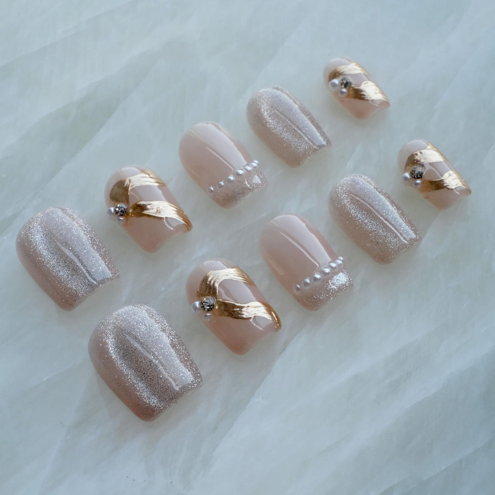 GLORS jelly adhesive tabs enable quick, glue-free application