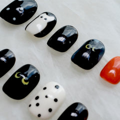 GLORS Purely Handmade nails kawaii black short square durable finish in use