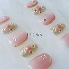 GLORS Pink-purple cat-eye details catch light with premium feel