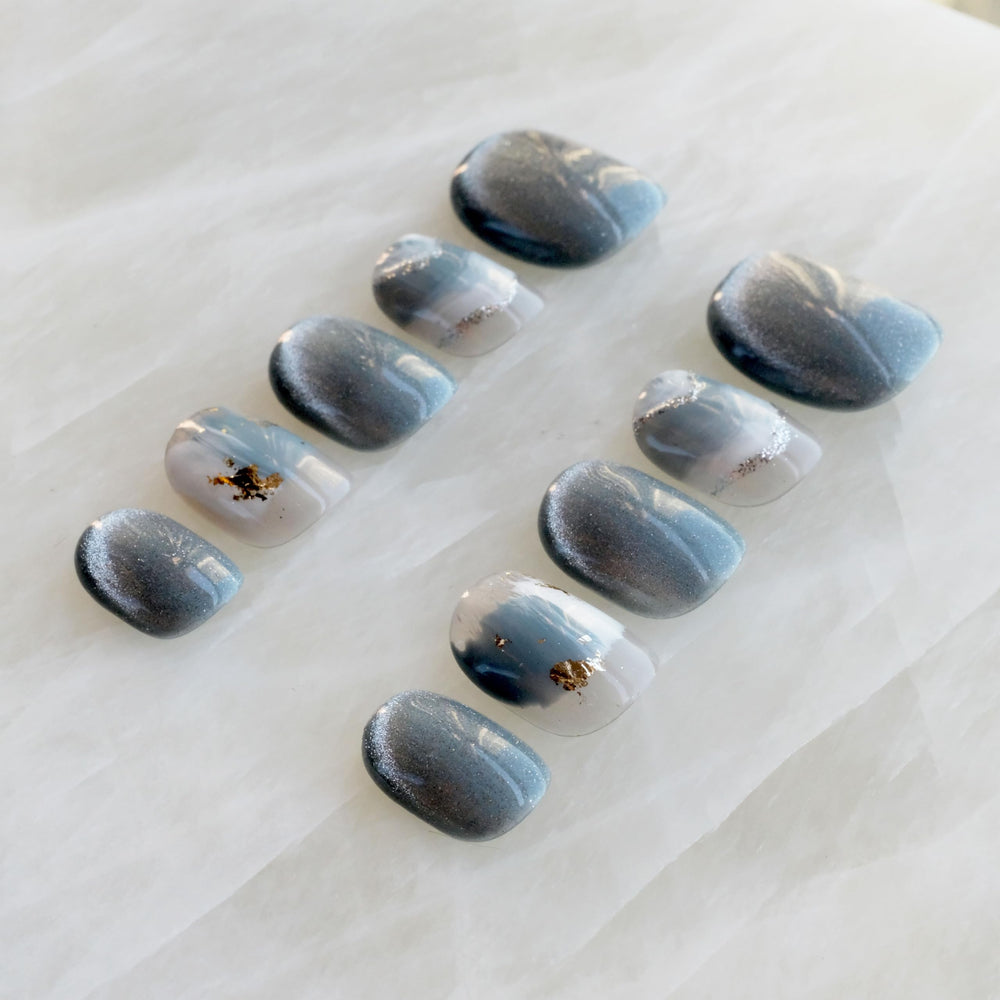 GLORS nails demonstrate durability suitable for daily wear and comfort.