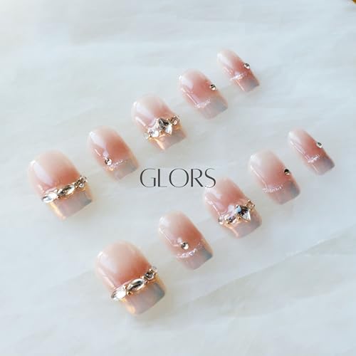 GLORS handmade press-on nails in short square shape for daily wear