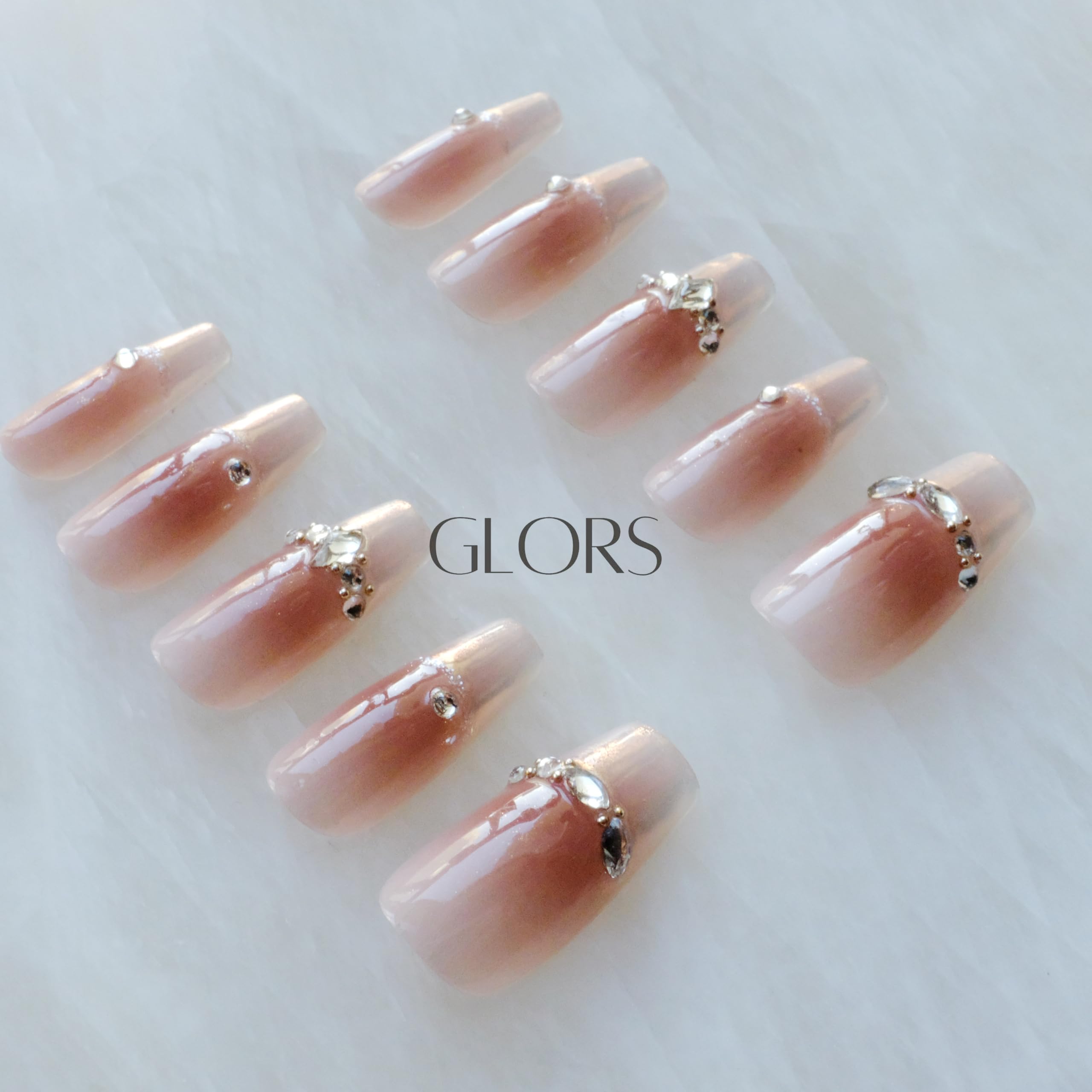 GLORS pink gradient blends tip-to-base tones for elegance