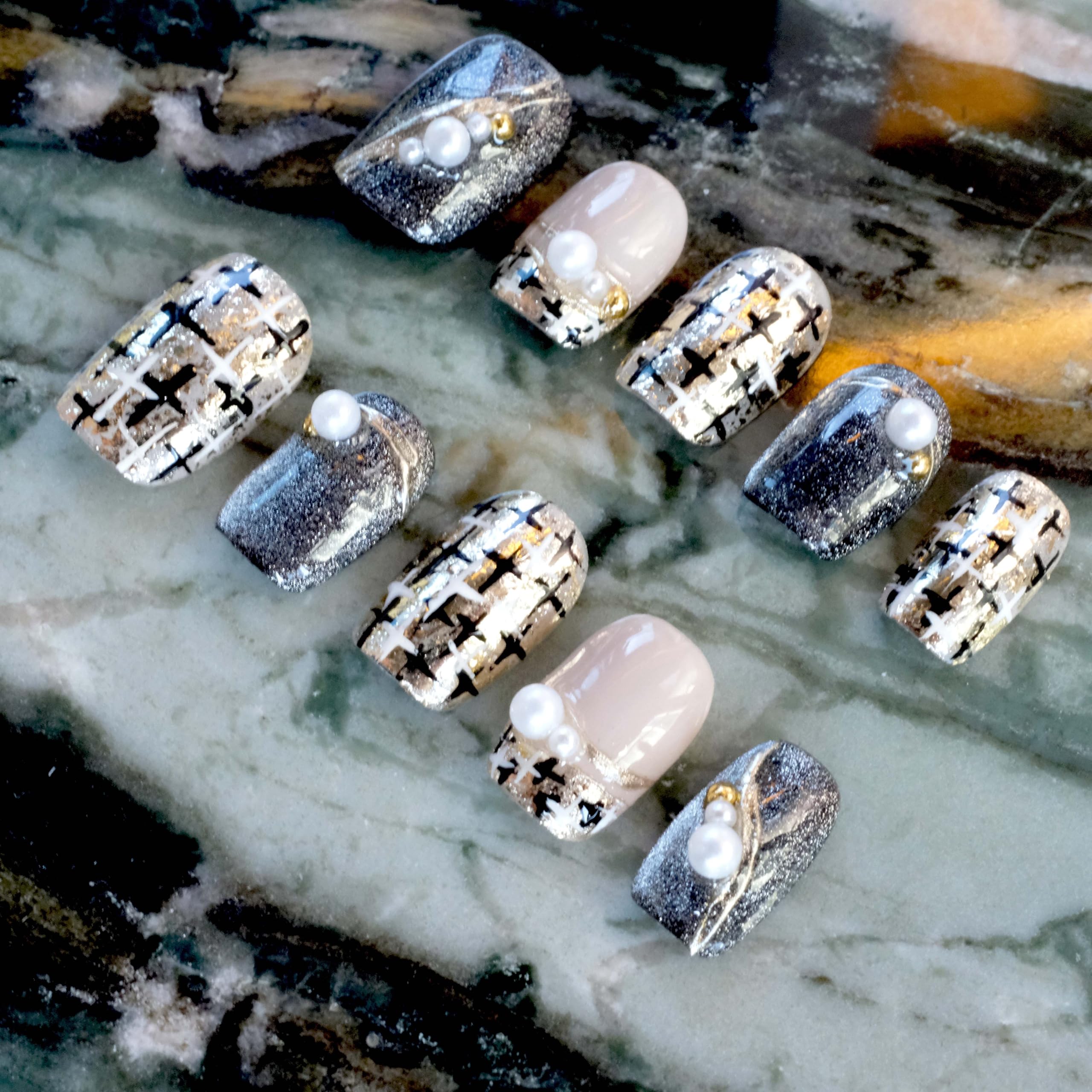 GLORS salon-quality handmade design brings boutique-style nails to your routine.