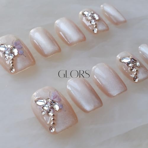 GLORS short square nails provide comfortable daily wear