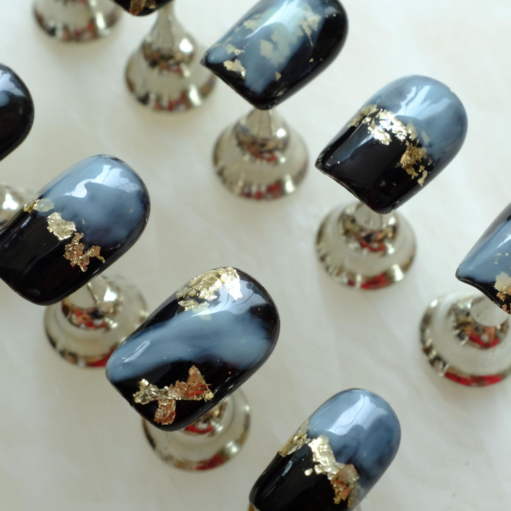 GLORS 10-piece set with varying sizes for precise at-home manicure.