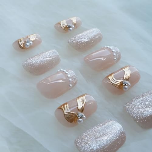 GLORS Short Square Nails ideal for daily wear and comfort throughout the day.
