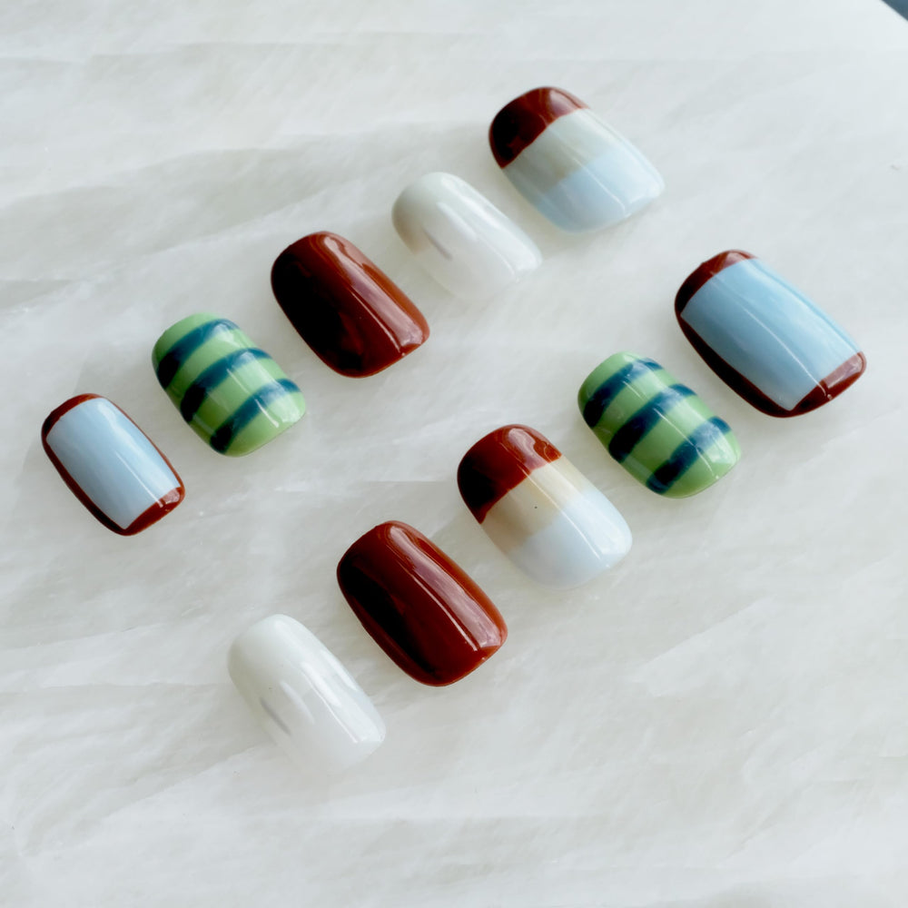 GLORS Versatile fit for daily outfits with a compact manicure.