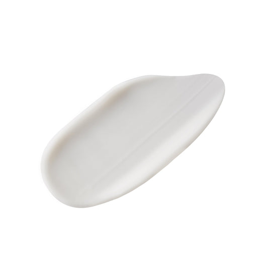 G.M. COLLIN Day Cream spread on hand shows silky texture and easy absorption.