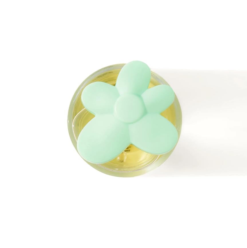 GOLF LE FLEUR French Waltz spray delivers a nuanced, wearable mist.