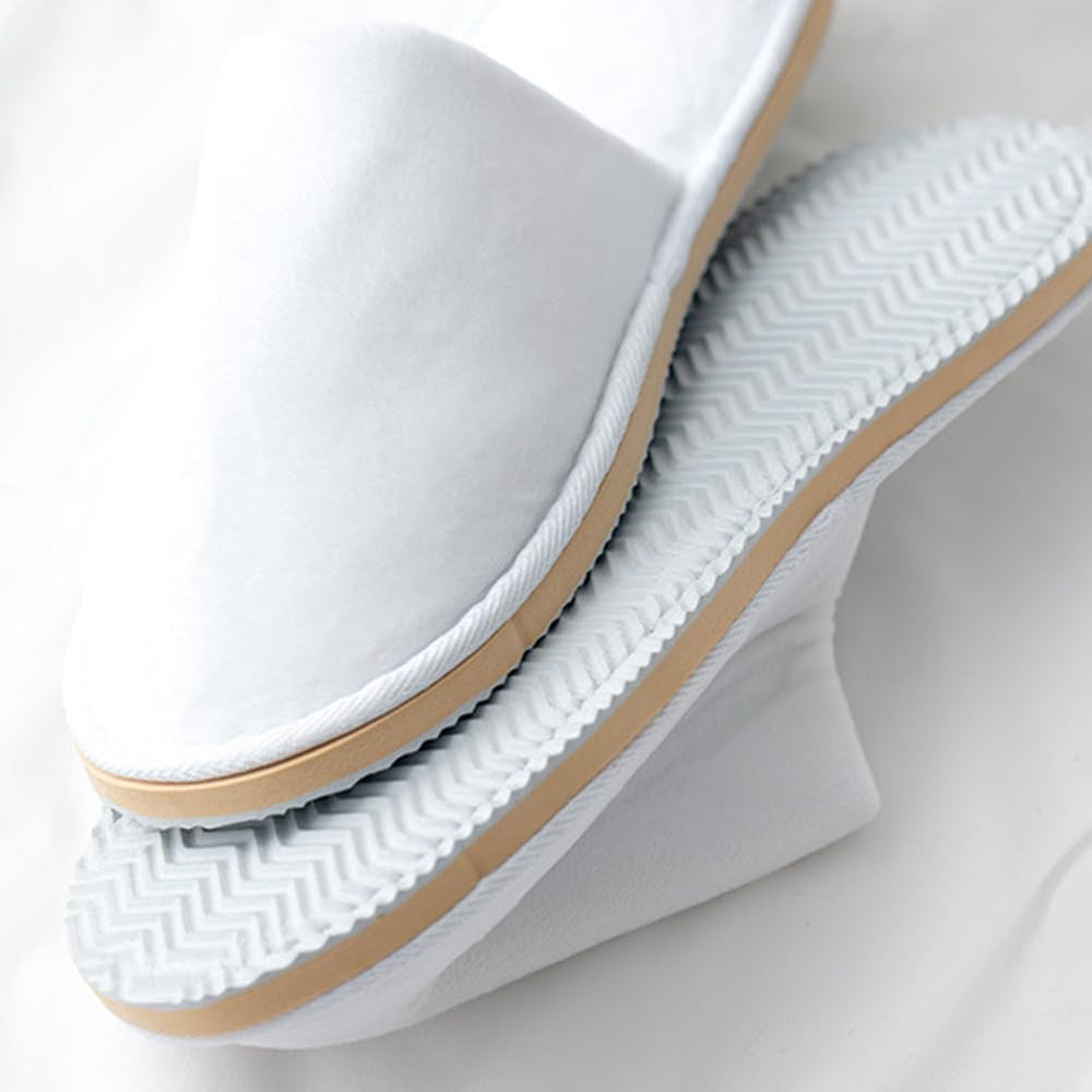 GONG GONG 12mm EVA non-slip sole provides grip on wet surfaces.