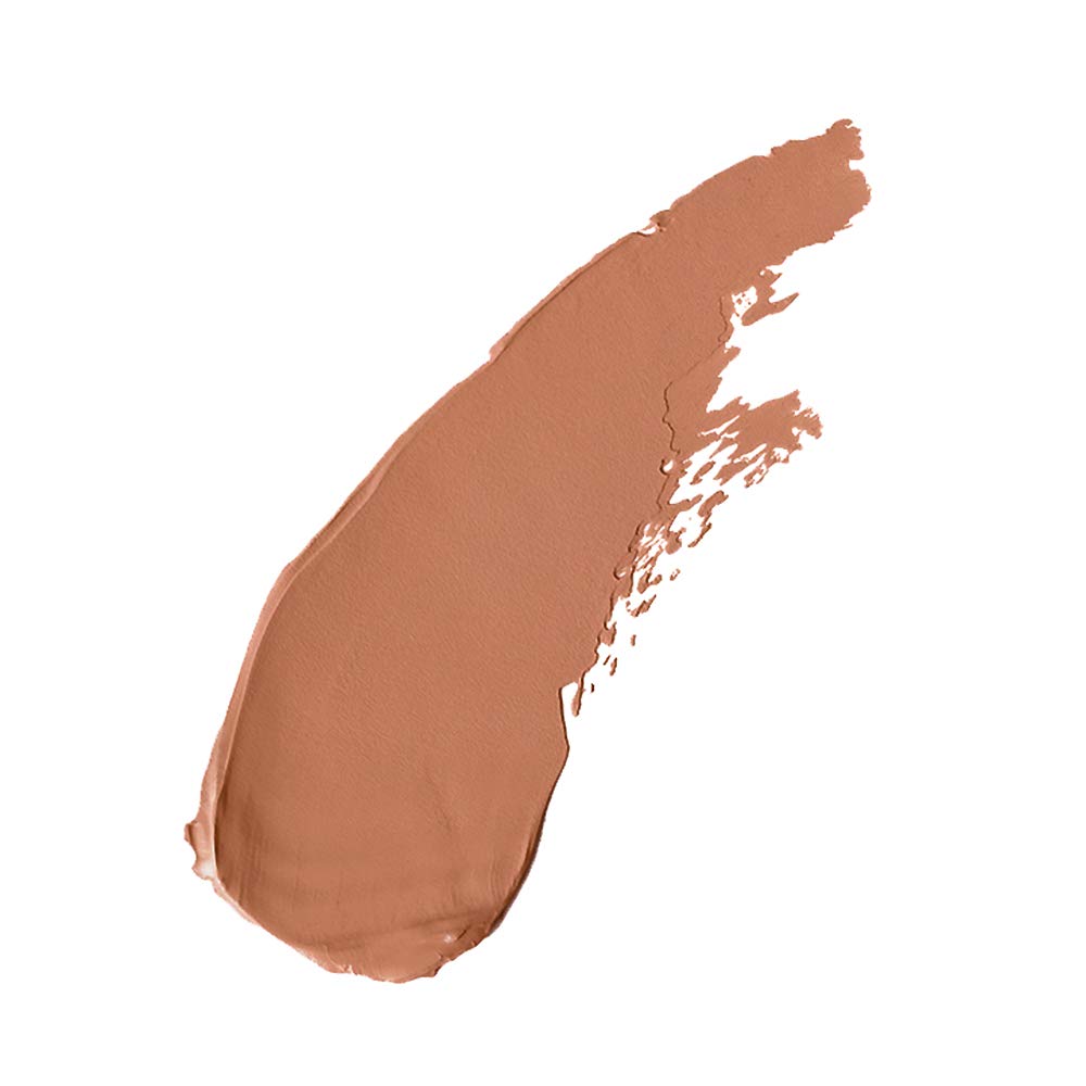 Graftobian HD Glamour Creme on-set shot demonstrates studio-ready, camera-friendly finish.