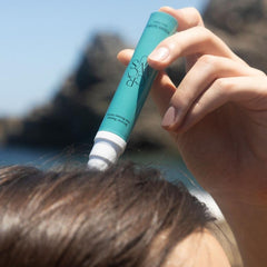 Growus Recover Therapy Booster Serum roll-on tip ready for precise scalp application and fast absorption.