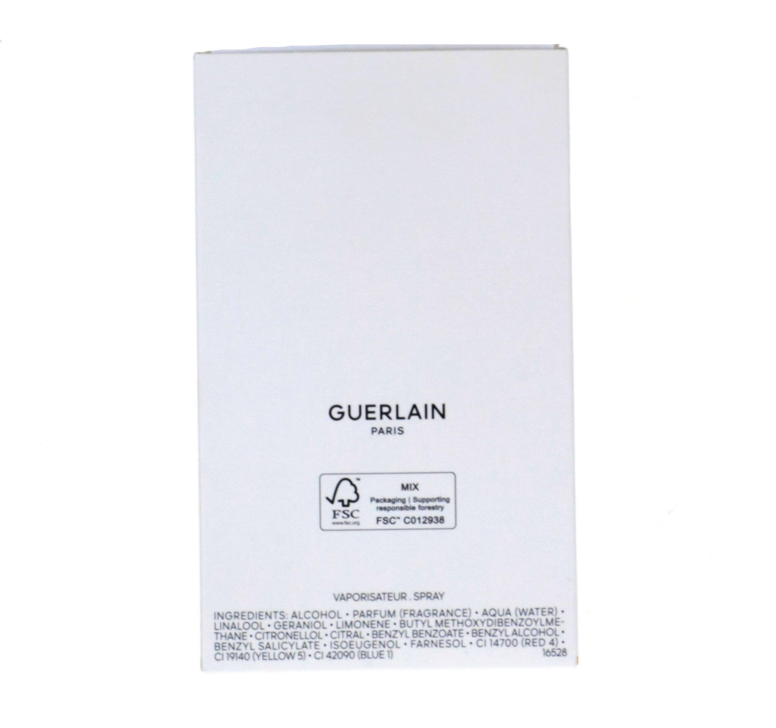 Guerlain L'Instant spray appears smooth, delivering a balanced projection.