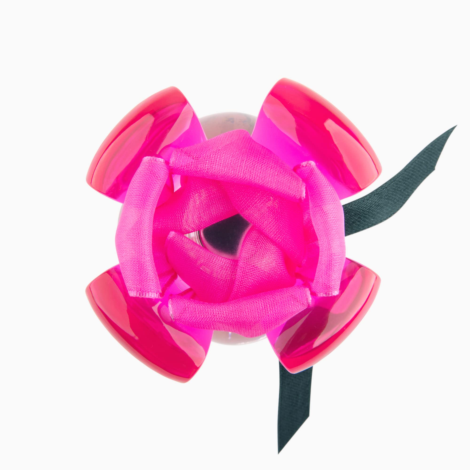 GUESS Girl application points highlighting pulse areas for balanced scent