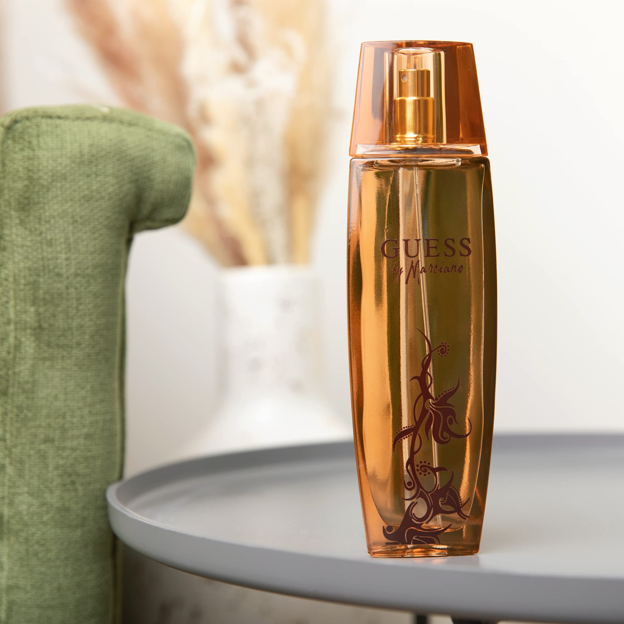 GUESS Marciano spray-action demonstrates easy, graceful application
