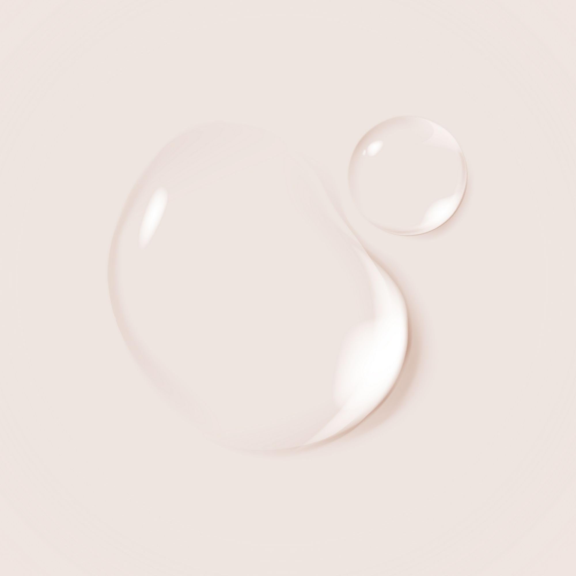 Gülsha rosewater petals close-up highlighting natural aroma and skincare benefits.