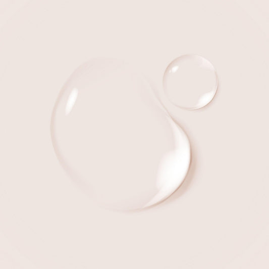 Gülsha rosewater petals close-up highlighting natural aroma and skincare benefits.