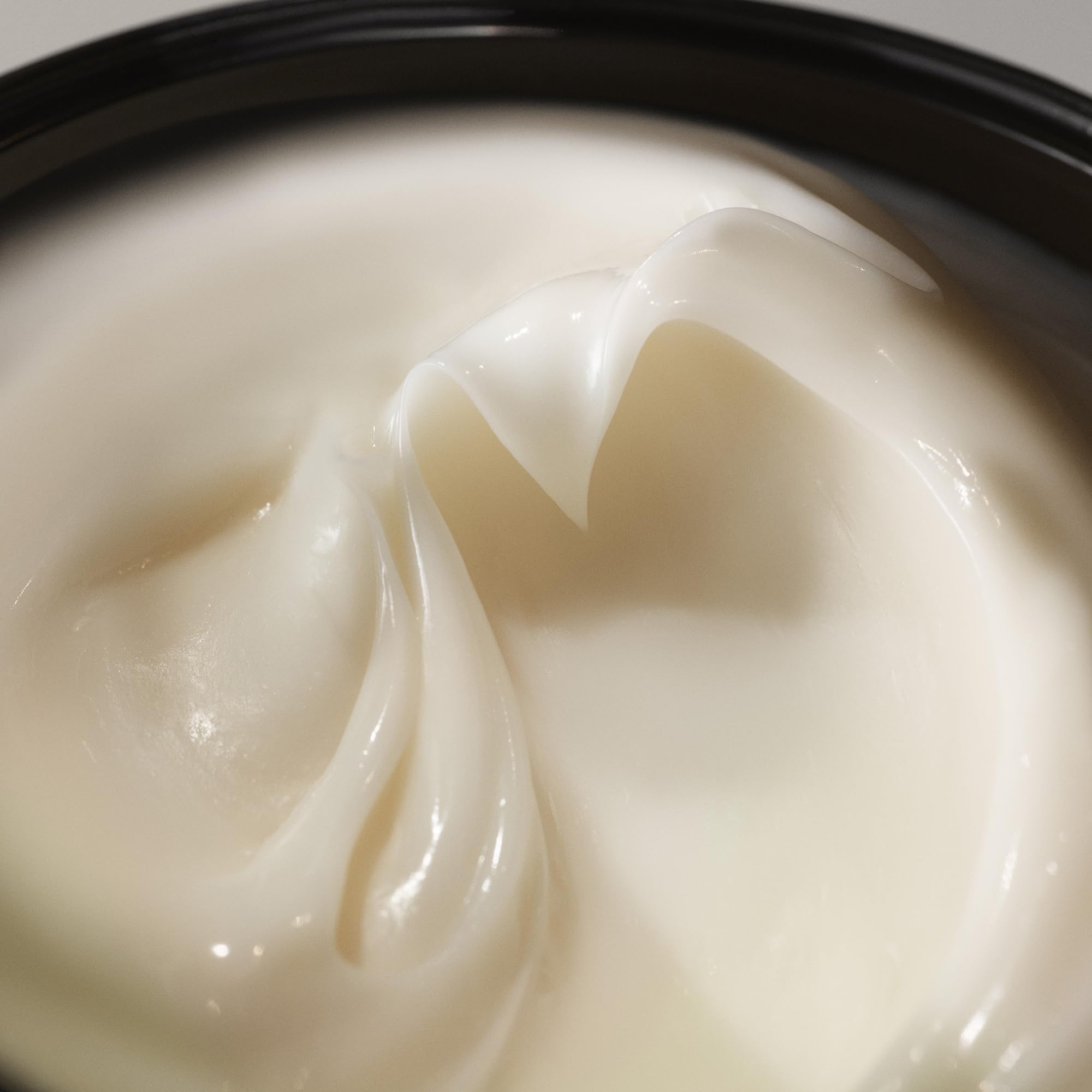 Hair Rituel by Sisley Intense Nutrition Mask ceramide analogue and baobab proteins barrier.