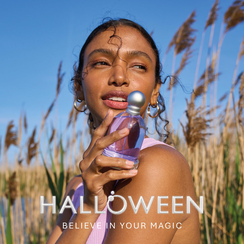 Halloween Eau de Toilette for Women spray captures a light, refreshing aroma for all day.