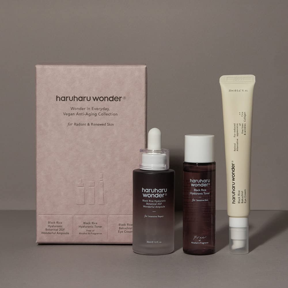 HARUHARU Wonder Hyaluronic Toner bottle, moisture boost for all skin types.