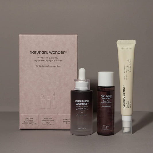HARUHARU Wonder Hyaluronic Toner bottle, moisture boost for all skin types.