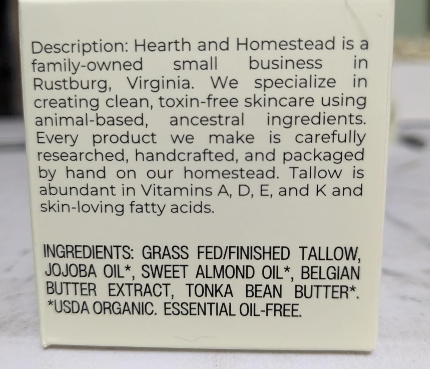 Hearth and Homestead no essential oils keeps ingredients simple and pure.