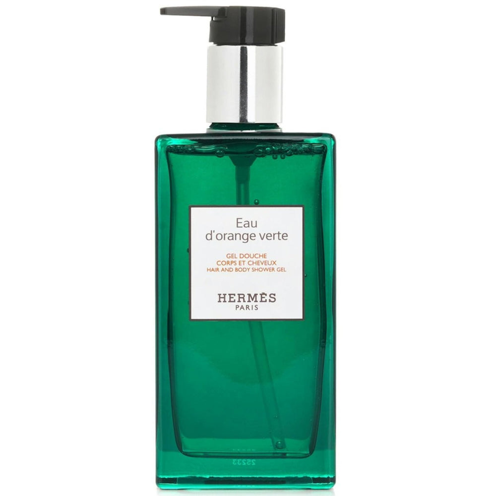 Hermès Eau d'Orange Verte shower gel lather shows gentle cleansing with a delicate fragrance.