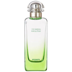 Hermès Un Jardin Sur Le Toit bottle pour showcases a bright, inviting scent for spring.