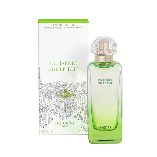 Hermès Un Jardin Sur Le Toit spray closeup highlights a fresh, fruity aroma for warm days.