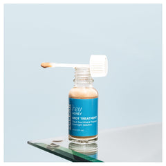 Hey Honey Be Clear witch hazel calamine close-up emphasizing soothing irritation relief.