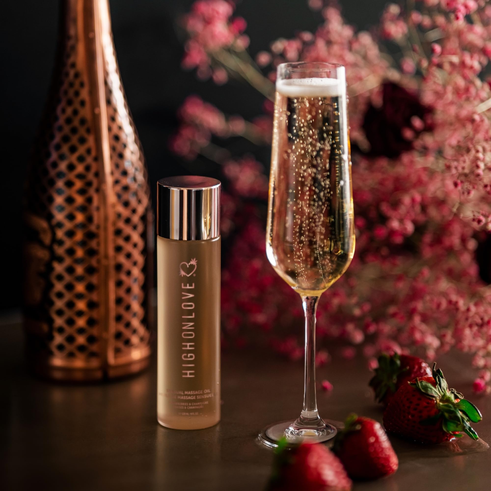 HIGHONLOVE Packaging with fragrance strip enhances gifting appeal.