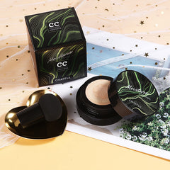 Hilareco nature foundation CC cream texture delivers natural finish and pore minimization.