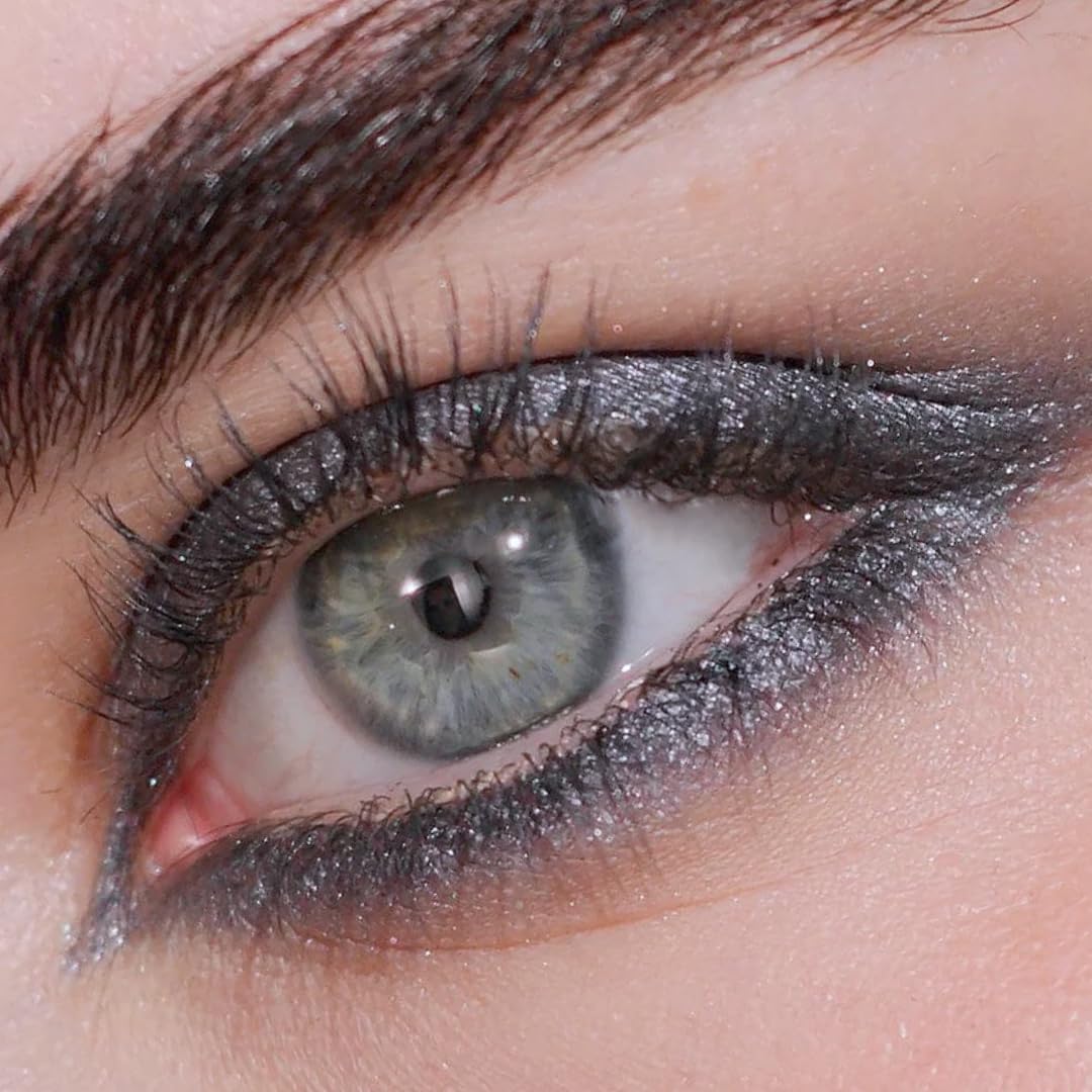 Honeybee Gardens Effortless Eyeliner Bold matte charcoal for dramatic definition