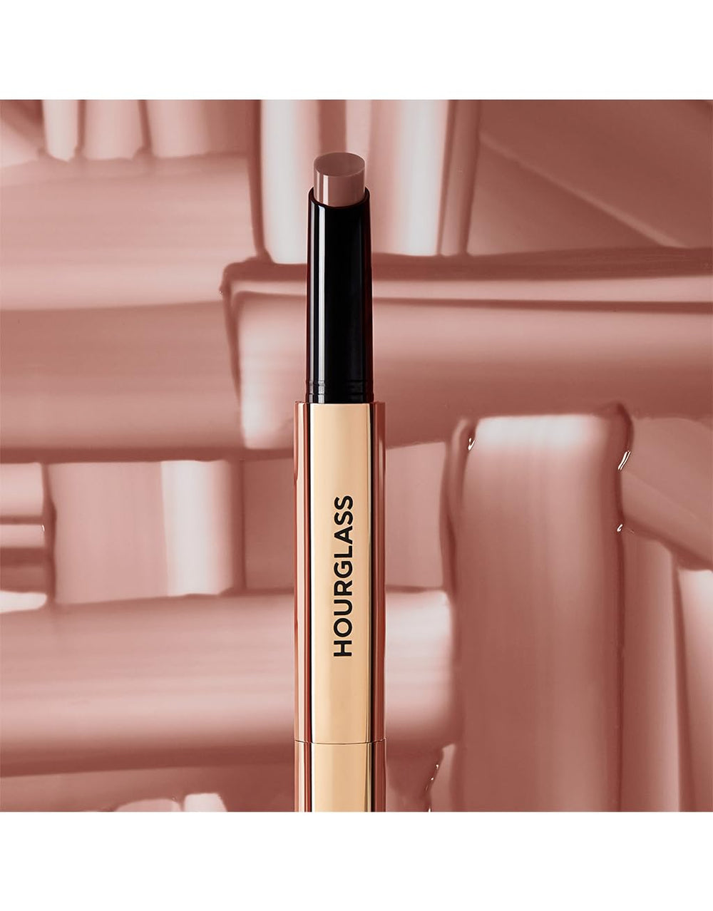 Hourglass Phantom Rise 100 on-lips shot shows high-shine, non-sticky finish.