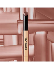 Hourglass Phantom Rise 100 on-lips shot shows high-shine, non-sticky finish.