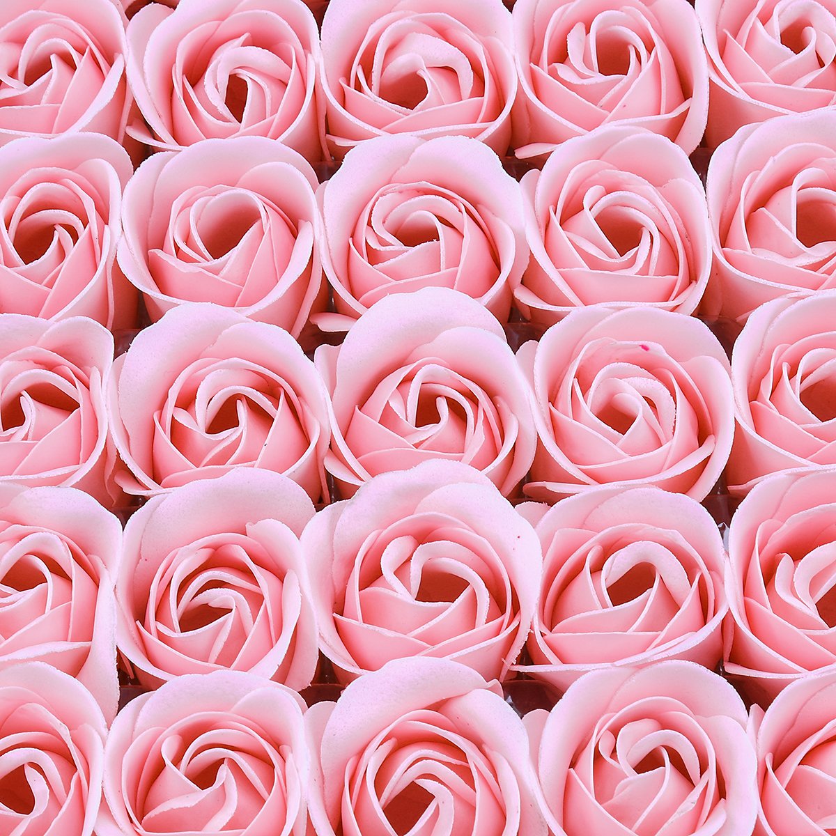 HOUSWEETY gift packaging shows a rose bouquet design for gifting.