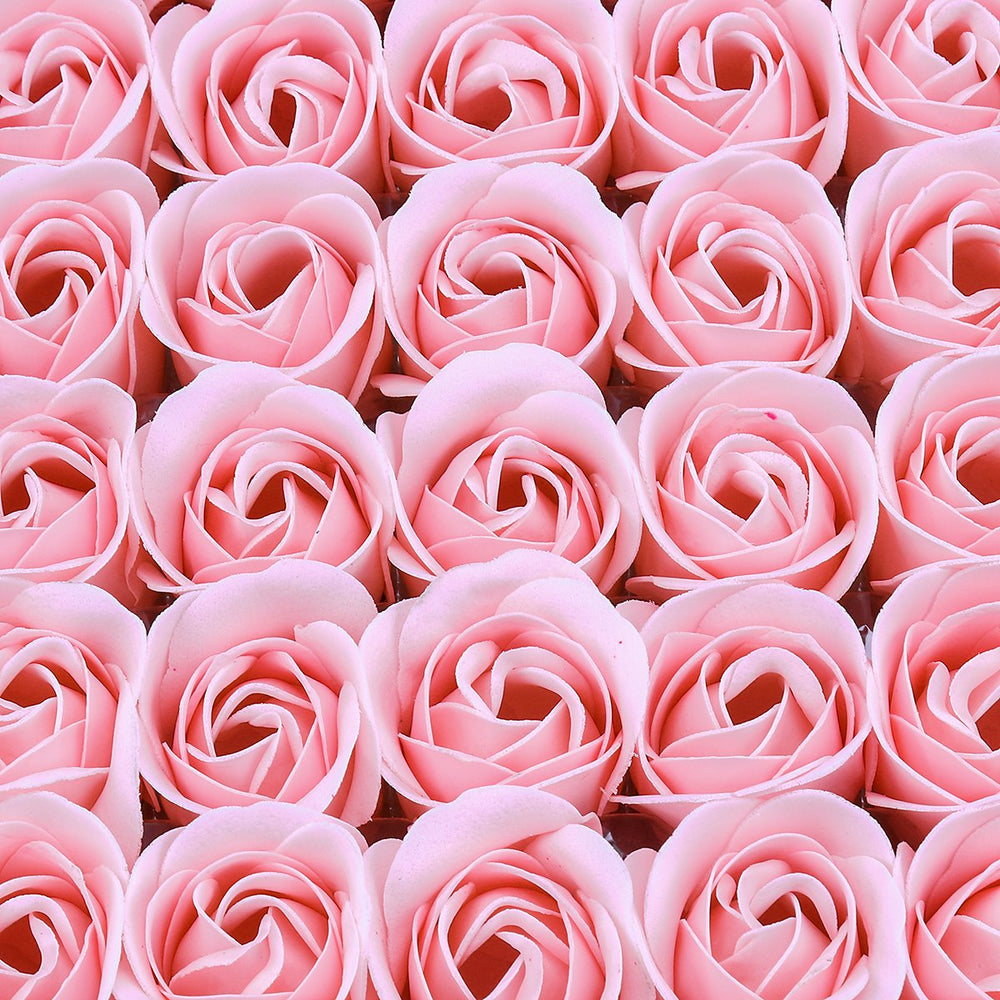 HOUSWEETY gift packaging shows a rose bouquet design for gifting.