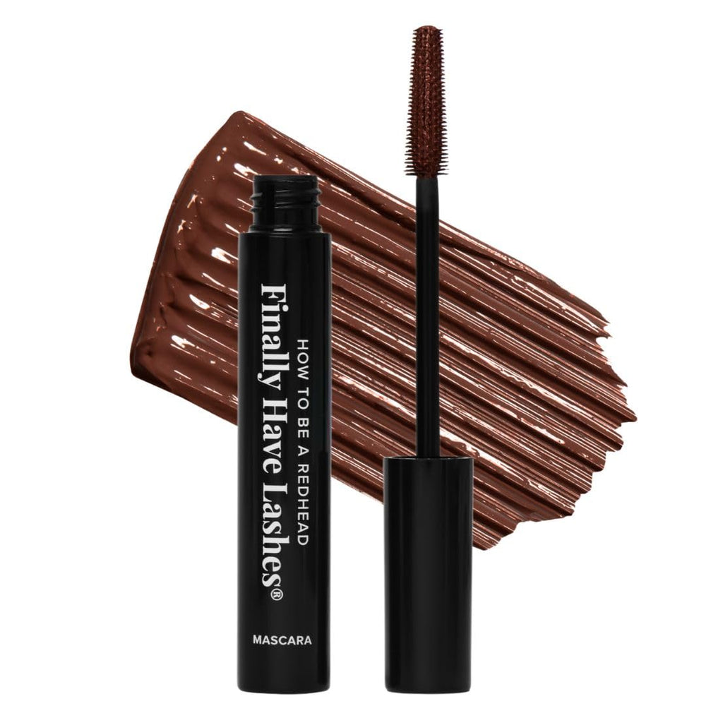 How to Be A Redhead mascara brush close-up for smooth, clump-free application.