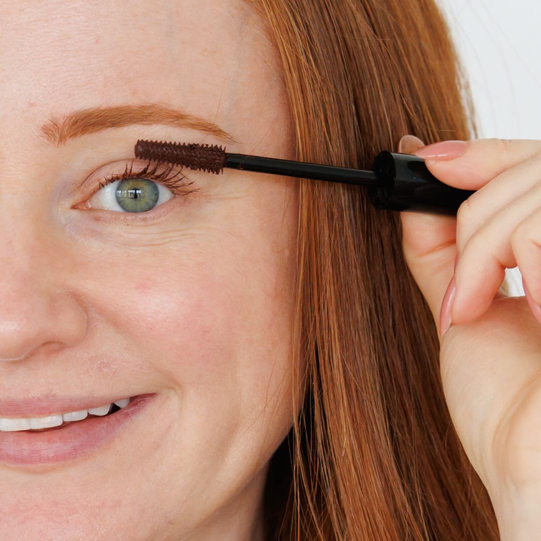How to Be A Redhead mascara formula close-up emphasizing sensitive-redhead friendly ingredients.