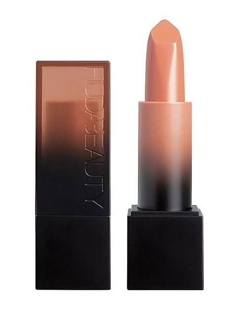 HUDA Beauty Power Bullet Cream Glow Rajah package closeup for premium presentation.